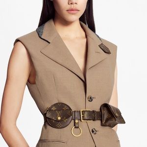Louis vuitton belt with pouch 32